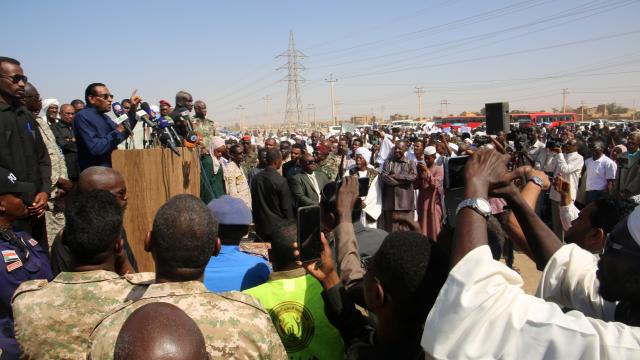 (260112) -- KHARTOUM, Jan. 12, 2026 (Xinhua) -- Sudanese Prime Minister Kamil Idris addresses the crowds who came to welcome him in Bahri, north of Khartoum, on Jan. 11, 2026. Idris on Sunday announced the return of the government to the capital, Khartoum, for the first time since the outbreak of war on April 15, 2023, after nearly three years of running state affairs from the eastern city of Port Sudan. (Photo by Mohamed Khidir/Xinhua)