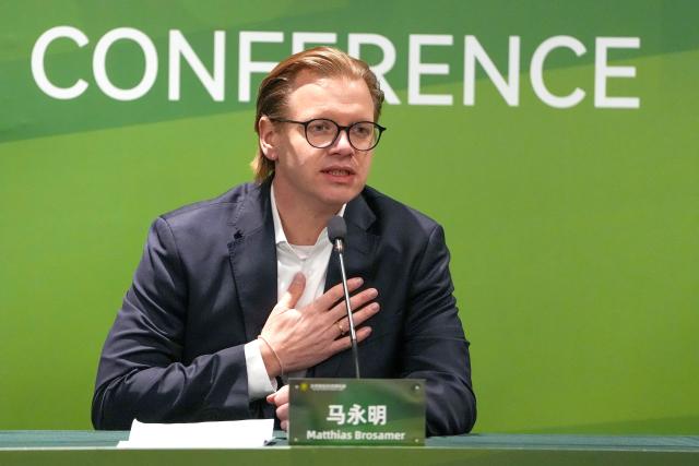 (260112) -- BEIJING, Jan. 12, 2026 (Xinhua) -- Matthias Brosamer, new sports general manager of Beijing Guoan Football Club, speaks during a press conference at the Worker's Stadium in Beijing, capital of China, Jan. 12, 2026. (Xinhua/Ju Huanzong)