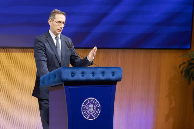 (260112) -- BUDAPEST, Jan. 12, 2026 (Xinhua) -- Mihaly Varga, governor of the National Bank of Hungary speaks during a press conference in Budapest, Hungary, on Jan. 12, 2026. Hungary's stock market delivered a record-breaking performance in 2025, reflecting strengthening economic stability, Mihaly Varga, governor of the National Bank of Hungary, said on Monday. (Photo by Attila Volgyi/Xinhua)