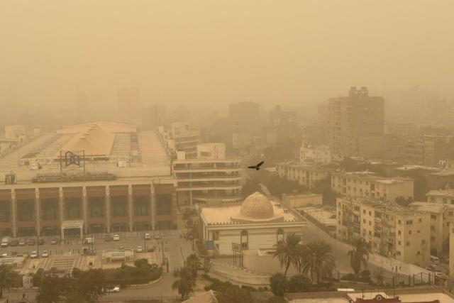 (260112) -- CAIRO, Jan. 12, 2026 (Xinhua) -- Buildings are shrouded in sand and dust during a sandstorm in Cairo, Egypt, Jan. 12, 2026. (Xinhua/Ahmed Gomaa)
