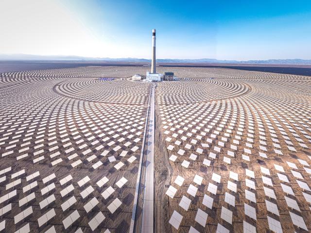 (260113) -- URUMQI, Jan. 13, 2026 (Xinhua) -- An aerial drone photo taken on July 28, 2025 shows a 1-GW solar thermal and photovoltaic integrated power project in Shanshan County, northwest China's Xinjiang Uygur Autonomous Region. (Photo by Xu Zipeng/Xinhua)