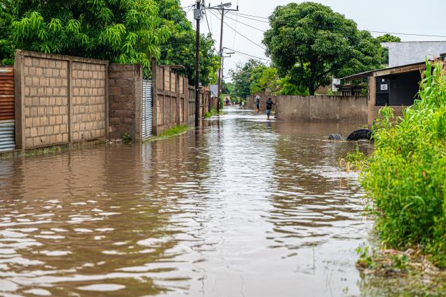 (260113) -- MATOLA, Jan. 13, 2026 (Xinhua) -- This photo shows a view of the flood-affected Machava area in Matola City, Maputo Province, Mozambique, Jan. 12, 2026. Mozambique is currently in the peak of its rainy season, a period marked by frequent alerts for heavy rains and strong winds, particularly in the central and southern regions. (Photo by Mendes Mondlane/Xinhua)