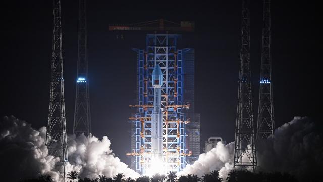(260114) -- WENCHANG, Jan. 14, 2026 (Xinhua) -- A Long March-8A carrier rocket carrying a new group of internet satellites blasts off from the Hainan commercial spacecraft launch site in south China's Hainan Province, Jan. 13, 2026. The rocket lifted off at 11:25 p.m. (Beijing Time) on Tuesday, and successfully placed the payloads, the 18th group of low-orbit internet satellites, into preset orbit. (Photo by Liu Jianqiu/Xinhua)