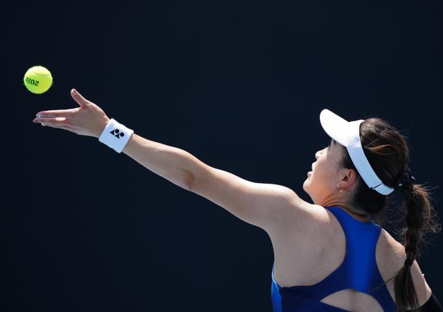 (260114) -- MELBOURNE, Jan. 14, 2026 (Xinhua) -- Zhu Lin of China serves during the women's singles qualifying 2nd round match against Victoria Jimenez Kasintseva of Andorra at Australian Open tennis tournament in Melbourne, Australia, Jan. 14, 2026. (Photo by Wang Shen/Xinhua)