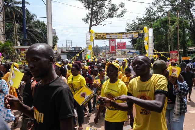 (260114) -- KAMPALA, Jan. 14, 2026 (Xinhua) -- People attend a presidential campaign rally ahead of Uganda's general elections in Kampala, Uganda, Jan. 13, 2026.
  The three-month presidential campaigns in Uganda concluded on Tuesday, with the main contenders rallying for votes in the central part of the East African country ahead of Thursday's vote.
  The elections are scheduled to start on Thursday at 7:00 a.m. local time (0400 GMT) and close at 4:00 p.m. (1300 GMT), with about 21 million registered voters expected to turn up at polling stations across the country, according to the electoral body. (Photo by Hajarah Nalwadda/Xinhua)