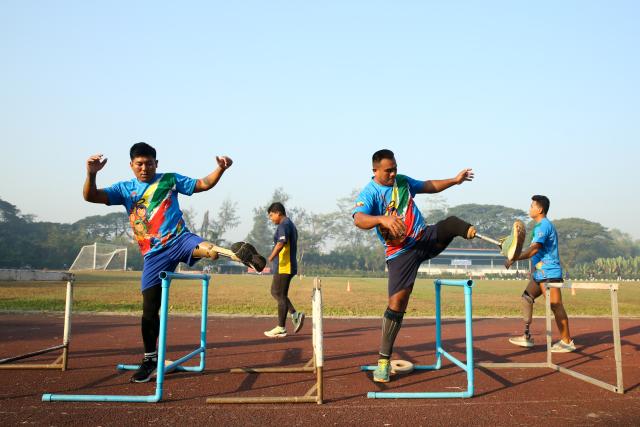 (260114) -- YANGON, Jan. 14, 2026 (Xinhua) -- Myanmar's athletes attend a training session for the upcoming 13th ASEAN Para Games in Yangon, Myanmar, Jan. 13, 2026. TO GO WITH: "Roundup: Myanmar's para-athletes set sights on 13th ASEAN Para Games" (Xinhua/Myo Kyaw Soe)