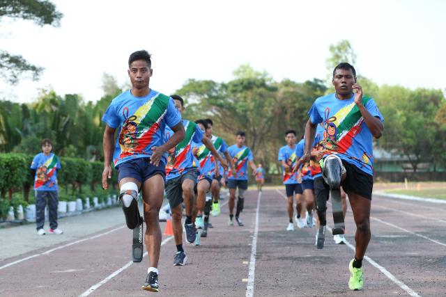 (260114) -- YANGON, Jan. 14, 2026 (Xinhua) -- Myanmar's athletes attend a training session for the upcoming 13th ASEAN Para Games in Yangon, Myanmar, Jan. 13, 2026. TO GO WITH: "Roundup: Myanmar's para-athletes set sights on 13th ASEAN Para Games" (Xinhua/Myo Kyaw Soe)