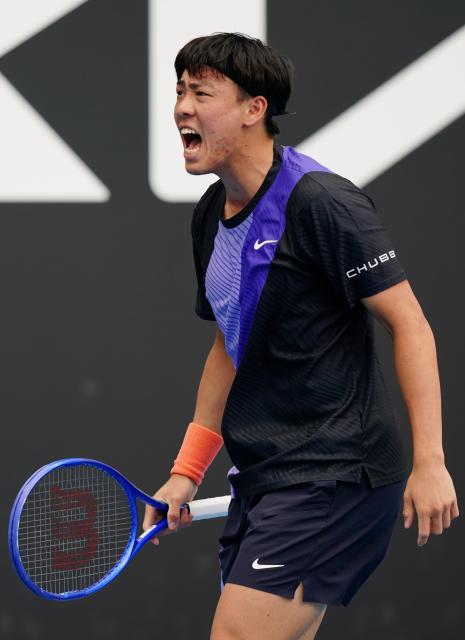 (260115) -- MELBOURNE, Jan. 15, 2026 (Xinhua) -- Coleman Wong of China's Hong Kong reacts during the men's singles qualifying final round match against Elias Ymer of Sweden at Australian Open tennis tournament in Melbourne, Australia, Jan. 15, 2026. (Photo by Wang Shen/Xinhua)