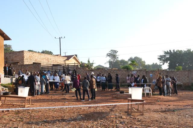 (260115) -- KAMPALA, Jan. 15, 2026 (Xinhua) -- Voters queue to cast their ballots at a polling station in Kampala, Uganda, on Jan. 15, 2026. Presidential and parliamentary elections kicked off in Uganda as people queued to cast ballots on Thursday.
   More than 21 million Ugandans are expected to vote to elect the president, 353 directly elected members of parliament and 146 district women representatives on the day.
   Eight candidates are vying for the presidency, including incumbent President Yoweri Museveni, who is seeking a seventh five-year term in office. His main rival is Robert Kyagulanyi, also known as Bobi Wine, a pop-star-turned politician. (Photo by Hajarah Nalwadda/Xinhua)