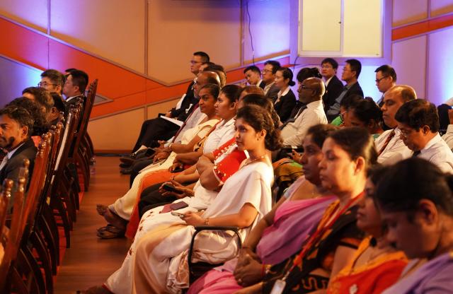 (260115) -- COLOMBO, Jan. 15, 2026 (Xinhua) -- This photo taken on Jan. 14, 2026 shows an unveiling ceremony of a project launched by China and Sri Lanka aiming at the digital transformation of general education, in Colombo, Sri Lanka. The project will help Sri Lanka construct an education cloud data center, a multimedia conference center, and a streaming media hub.
   It will also develop a software-defined network management system for Sri Lanka's Ministry of Education, Higher Education, and Vocational Education, set up 900 smart classrooms in 500 schools across the country, and provide digital resources for teaching the Chinese language.
TO GO WITH "China, Sri Lanka unveils general education digital transformation project" (Xinhua/Wu Ziyu)