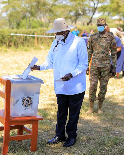 (260115) -- KIRUHURA, Jan. 15, 2026 (Xinhua) -- Incumbent President Yoweri Museveni votes at a polling station in Kiruhura district, Uganda, on Jan. 15, 2026. Presidential and parliamentary elections kicked off in Uganda as people queued to cast ballots on Thursday.
   More than 21 million Ugandans are expected to vote to elect the president, 353 directly elected members of parliament and 146 district women representatives on the day.
   Eight candidates are vying for the presidency, including incumbent President Yoweri Museveni, who is seeking a seventh five-year term in office. His main rival is Robert Kyagulanyi, also known as Bobi Wine, a pop-star-turned politician. (Presidential Press Unit/Handout via Xinhua)