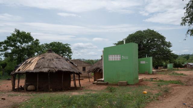 (260115) -- TETE, Jan. 15, 2026 (Xinhua) -- This photo taken on Dec. 24, 2025 shows newly-built household sanitation facilities in Tete City, Mozambique. TO GO WITH "Chinese-built sanitation project improves lives in Mozambique's Tete City" (Xinhua/Liu Jie)