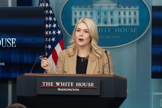 (260116) -- WASHINGTON, Jan. 16, 2026 (Xinhua) -- White House Press Secretary Karoline Leavitt speaks during a press briefing at the White House in Washington, D.C., the United States, on Jan. 15, 2026. U.S. President Donald Trump is keeping all options on the table for responding to Iran's unrest, White House Press Secretary Karoline Leavitt said Thursday. (Photo by Li Yuanqing/Xinhua)