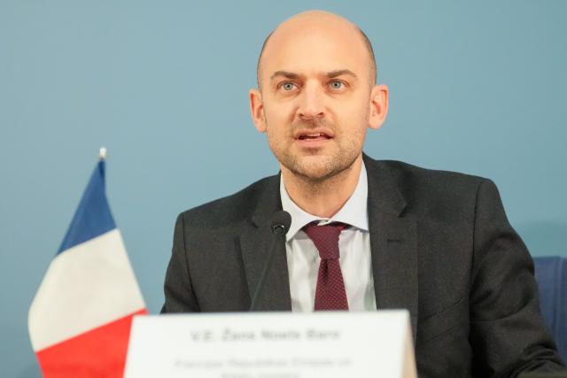 (260116) -- RIGA, Jan. 16, 2026 (Xinhua) -- Visiting French Foreign Minister Jean-Noel Barrot reacts while attending a joint press conference with Latvian Foreign Minister Baiba Braze (not in the picture) in Riga, Latvia, Jan. 15, 2026. Europeans are fully capable of defending their territory against any threat, French Foreign Minister Jean-Noel Barrot said here on Thursday, stressing that Greenland is a European territory whose security is inseparable from that of Europe.
   Barrot arrived in Riga on Thursday for talks with his Latvian counterpart Baiba Braze, focusing on European security amid Washington's plans on Greenland.
    At a news conference following the meeting, Barrot underlined that Greenland is a European territory, and security in the Arctic cannot be separated from European security. (Photo by Edijs Palens/Xinhua)