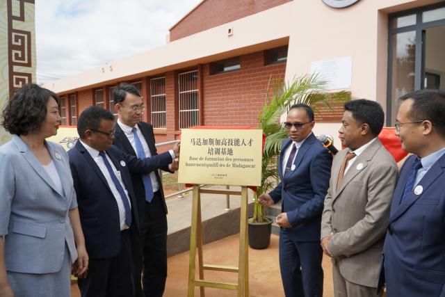 (260116) -- TIANJIN, Jan. 16, 2026 (Xinhua) -- The Madagascar high-skill talent training base is inaugurated at the Madagascar Luban Workshop in Tananarive, Madagascar, on April 26, 2024. TO GO WITH "China Focus: China's Luban Workshop in Madagascar fuels local skills development" (Tianjin Vocational College of Mechanics and Electricity/Handout via Xinhua)