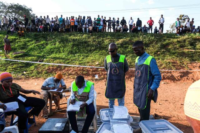 (260116) -- KAMPALA, Jan. 16, 2026 (Xinhua) -- Polling officials count votes at a polling station in Kampala, Uganda on Jan. 15, 2026. Initial results show Uganda's incumbent President Yoweri Museveni took a lead in the presidential election, the country's electoral body said on Friday.
   Uganda on Thursday held presidential and parliamentary elections, with more than 21 million Ugandans expected to cast ballots to elect the president and 353 directly elected members of parliament.
   TO GO WITH "Preliminary results show Museveni leads Uganda's presidential election" (Photo by Hajarah Nalwadda/Xinhua)