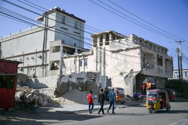 (260116) -- MOGADISHU, Jan. 16, 2026 (Xinhua) -- This photo taken on Jan. 11, 2026 shows the city view of Mogadishu, Somalia. (Xinhua/Yang Guang)