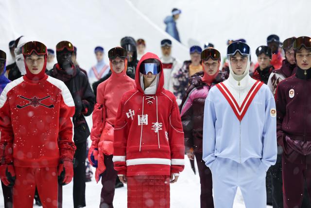 (260117) -- MILAN, Jan. 17, 2026 (Xinhua) -- Models present creations of Fall/Winter 2026 collections of Li-Ning China during the Milan Men's Fashion Week in Milan, Italy, Jan. 16, 2026. (Xinhua/Li Jing)