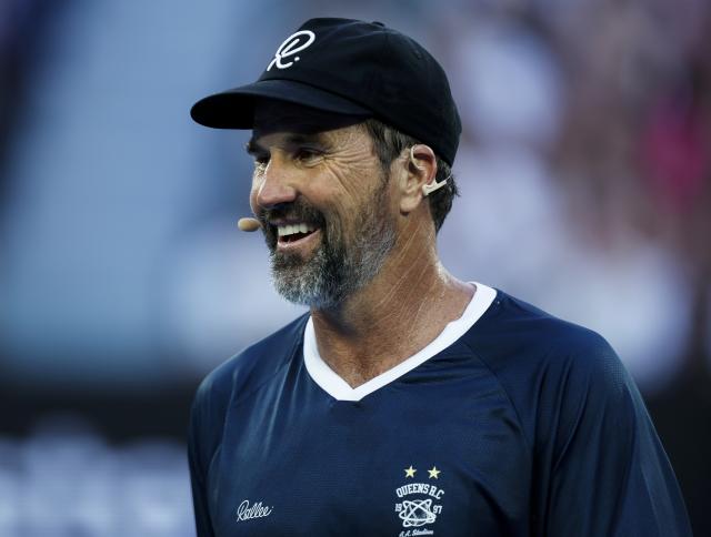 (260117) -- MELBOURNE, Jan. 17, 2026 (Xinhua) -- Former tennis player Patrick Rafter of Australia reacts during the opening ceremony exhibition match at the 2026 Australian Open at Melbourne Park in Melbourne, Australia, Jan. 17, 2026. (Xinhua/Ma Ping)