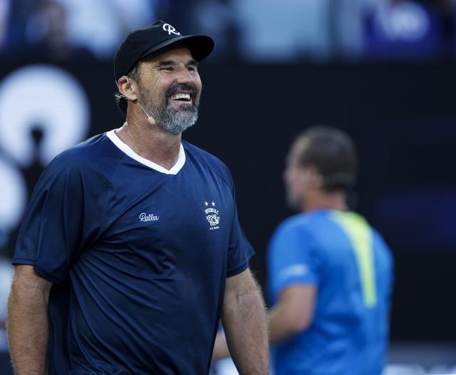 (260117) -- MELBOURNE, Jan. 17, 2026 (Xinhua) -- Former tennis player Patrick Rafter of Australia reacts during the opening ceremony exhibition match at the 2026 Australian Open at Melbourne Park in Melbourne, Australia, Jan. 17, 2026. (Xinhua/Ma Ping)