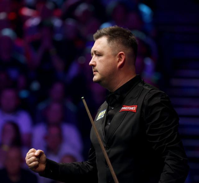 (260118) -- LONDON, Jan. 18, 2026 (Xinhua) -- Kyren Wilson of England celebrates during the semifinal match against Wu Yize of China at the 2026 Snooker Masters in London, Britain, Jan. 17, 2026. (Xinhua/Li Ying)