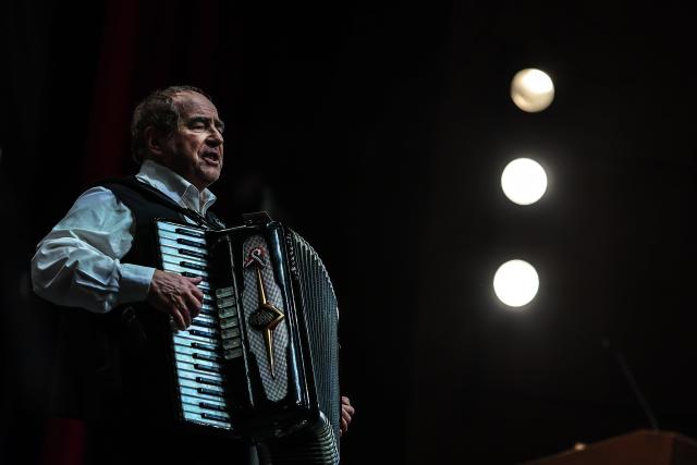 (260118) -- BUDAPEST, Jan. 18, 2026 (Xinhua) -- An artist performs during a gala marking the Day of the Hungarian Culture in Budapest, Hungary, Jan. 17, 2026. Chinese linguist and literary translator Guo Xiaojing was awarded the "Knight of Universal Culture" title here on Saturday for her outstanding contributions to cultural exchange and mutual understanding between China and Hungary.
   The award was presented during a gala marking the Day of the Hungarian Culture at the Stefania Palace Cultural Center. (Photo by David Balogh/Xinhua)