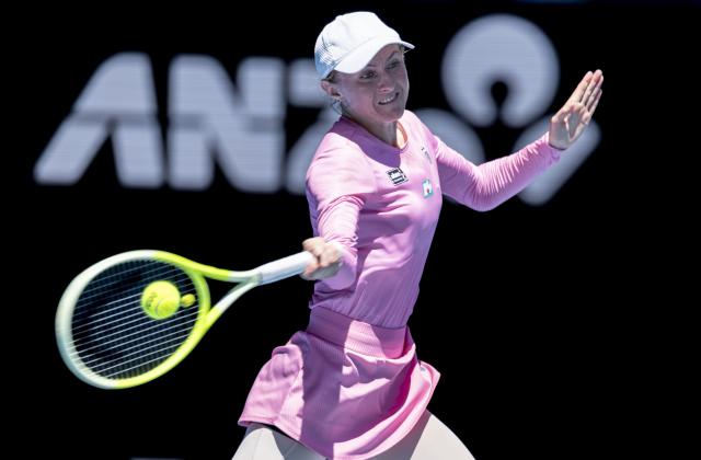 (260118) -- MELBOURNE, Jan. 18, 2026 (Xinhua) -- Aliaksandra Sasnovich hits a return during the women's singles 1st round match between Jasmine Paolini of Italy and Aliaksandra Sasnovich of Belarus at the Australian Open tennis tournament in Melbourne, Australia, Jan. 18, 2026. (Photo by Hu Jingchen/Xinhua)