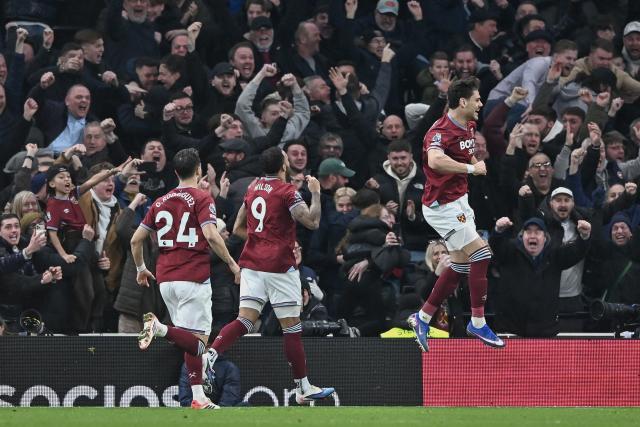 (260118) -- LONDON, Jan. 18, 2026 (Xinhua) -- Callum Wilson (front R) of West Ham United celebrates scoring during the English Premier League match between Tottenham Hotspur and West Ham United in London, Britain, on Jan. 17, 2026. (Xinhua)
FOR EDITORIAL USE ONLY. NOT FOR SALE FOR MARKETING OR ADVERTISING CAMPAIGNS. NO USE WITH UNAUTHORIZED AUDIO, VIDEO, DATA, FIXTURE LISTS, CLUB/LEAGUE LOGOS OR "LIVE" SERVICES. ONLINE IN-MATCH USE LIMITED TO 45 IMAGES, NO VIDEO EMULATION. NO USE IN BETTING, GAMES OR SINGLE CLUB/LEAGUE/PLAYER PUBLICATIONS.