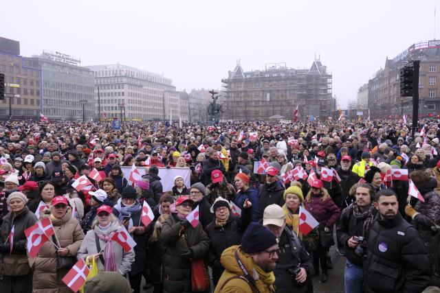 (260118) -- COPENHAGEN, Jan. 18, 2026 (Xinhua) -- Demonstrators gather to protest against U.S. actions and remarks suggesting control over Greenland in Copenhagen, Denmark, on Jan. 17, 2026. (Xinhua/Zhang Yuliang)