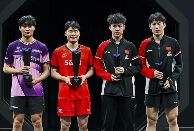 (260118) -- DOHA, Jan. 18, 2026 (Xinhua) -- Gold medalists Jang Woojin (2nd L)/Cho Daeseong (1st L) of South Korea and silver medalists Huang Youzheng (2nd R)/Wen Ruibo of China pose for photos during the awarding ceremony after the men's doubles final match at WTT Star Contender Doha 2026 in Doha, Qatar, Jan. 17, 2026. (Photo by Nikku/Xinhua)