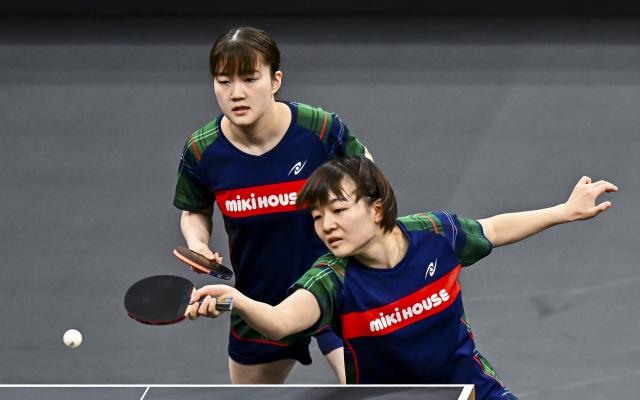 (260118) -- DOHA, Jan. 18, 2026 (Xinhua) -- Yokoi Sakura (R)/Odo Satsuki of Japan compete during the women's doubles final match against Sato Hitomi/Shibata Saki of Japan at the WTT Star Contender Doha 2026 in Doha, Qatar, Jan. 17, 2026. (Photo by Nikku/Xinhua)