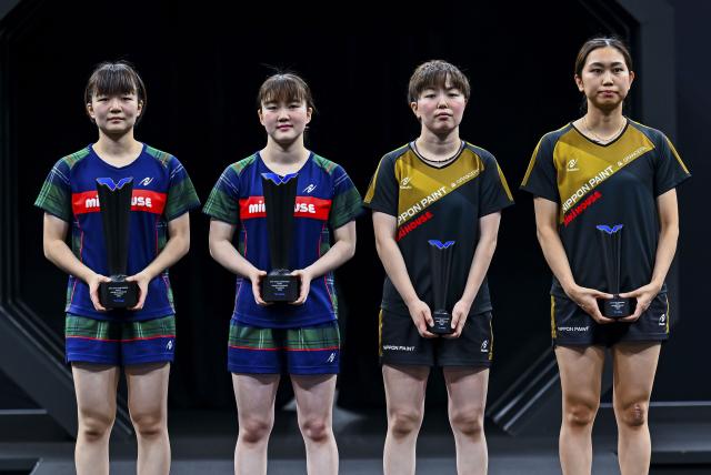 (260118) -- DOHA, Jan. 18, 2026 (Xinhua) -- Gold medalists Yokoi Sakura (1st L)/Odo Satsuki (2nd L) of Japan and silver medalists Sato Hitomi (1st R)/Shibata Saki of Japan pose for photos during the awarding ceremony after the women's doubles final match at the WTT Star Contender Doha 2026 in Doha, Qatar, Jan. 17, 2026. (Photo by Nikku/Xinhua)