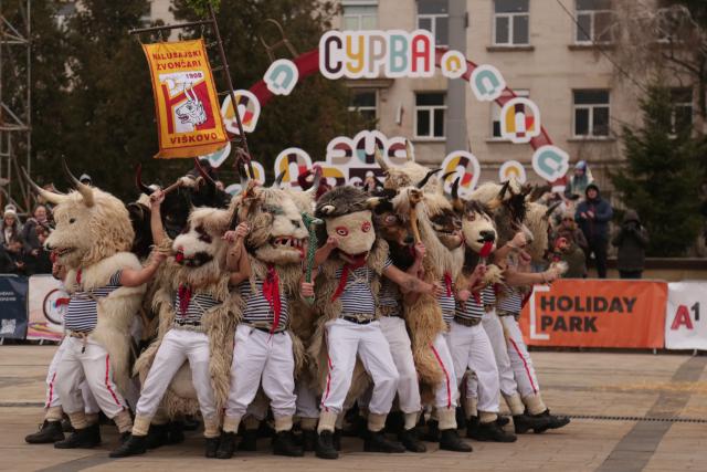 (260118) -- PERNIK, Jan. 18, 2026 (Xinhua) -- A performance team from Croatia performs during the "Surva" International Festival of Masquerade Games held in Pernik, Bulgaria, on Jan. 17, 2026. More than 30 masquerade groups from various parts of Bulgaria and other countries such as Spain, Italy and Croatia will bring a visually stunning feast, full of cultural charm, to the audience during the festival lasting from Jan. 16 to Jan. 25. (Xinhua/Yao Yulin)
