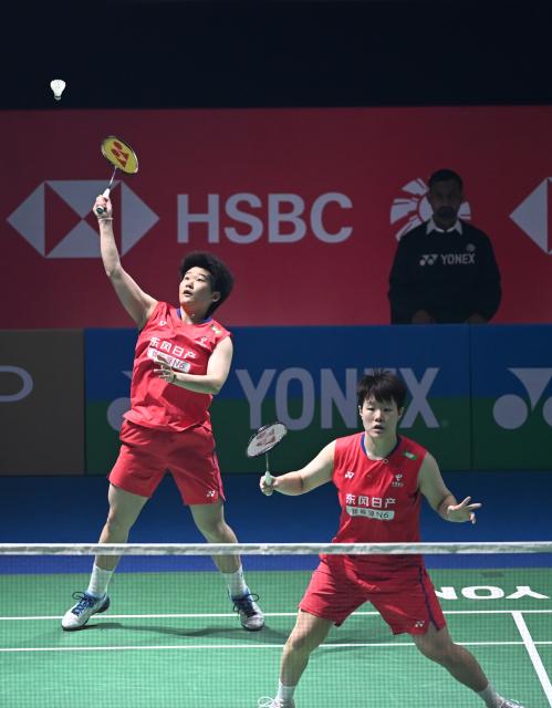 (260118) -- NEW DELHI, Jan. 18, 2026 (Xinhua) -- Liu Shengshu/Tan Ning (L) of China compete during the women's doubles final between Liu Shengshu/Tan Ning of China and Fukushima Yuki/Matsumoto Mayu of Japan at India Open 2026 in New Delhi, India, Jan. 18, 2026. (Xinhua/Javed Dar)