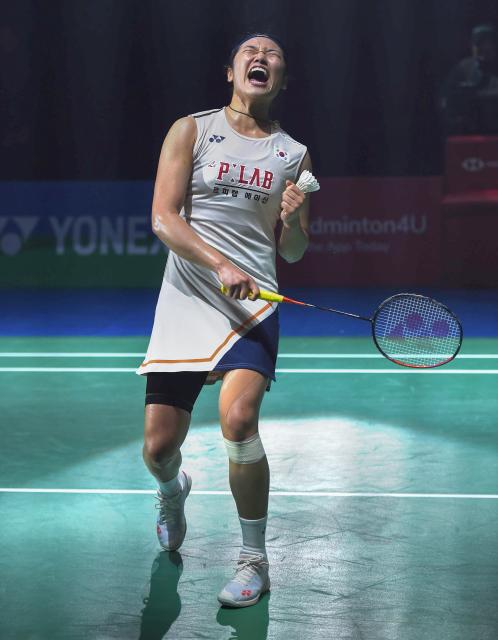 (260118) -- NEW DELHI, Jan. 18, 2026 (Xinhua) -- An Se Young of South Korea celebrates after winning the women's singles final between An Se Young of South Korea and Wang Zhiyi of China at India Open 2026 in New Delhi, India, Jan. 18, 2026. (Xinhua/Javed Dar)