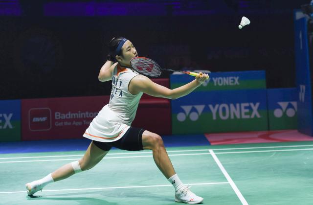 (260118) -- NEW DELHI, Jan. 18, 2026 (Xinhua) -- An Se Young of South Korea returns the shuttlecock to Wang Zhiyi of China during the women's singles final at India Open 2026 in New Delhi, India, Jan. 18, 2026. (Xinhua/Javed Dar)