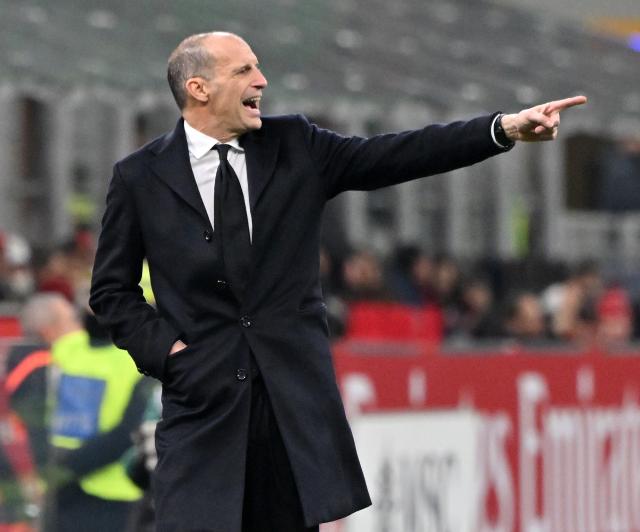 (260119) -- MILAN, Jan. 19, 2026 (Xinhua) -- AC Milan's head coach Massimiliano Allegri gestures during a Serie A football match between AC Milan and Lecce in Milan, Italy, Jan. 18, 2026. (Photo by Alberto Lingria/Xinhua)