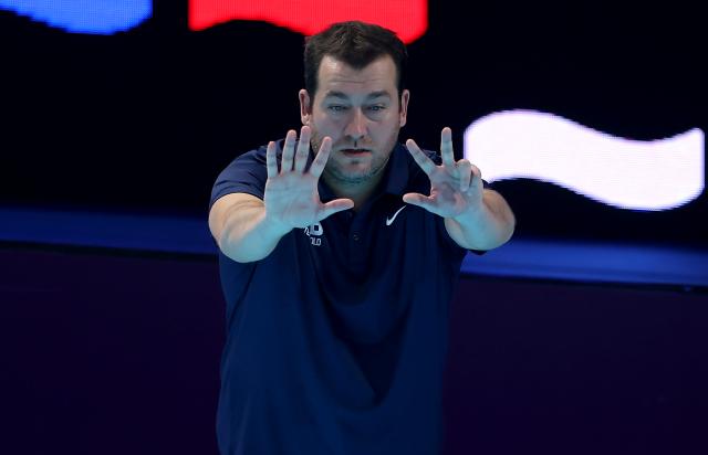 (260119) -- BELGRADE, Jan. 19, 2026 (Xinhua) -- Serbia's head coach Uros Stevanovic gestures during the group stage II group E match between Hungary and Serbia at the Men's European Water Polo Championships in Belgrade, Serbia, Jan. 18, 2026. (Photo by Predrag Milosavljevic/Xinhua)