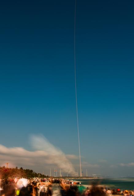 (260119) -- WENCHANG, Jan. 19, 2026 (Xinhua) -- In this photo taken with slow shutter speed, the Long March-12 carrier rocket, carrying the 19th group of low-orbit internet satellites, blasts off from the Hainan commercial spacecraft launch site in south China's Hainan Province, Jan. 19, 2026. China launched a Long March-12 carrier rocket on Monday in the southern island province of Hainan, sending a group of internet satellites into space.
   The rocket lifted off at 3:48 p.m. from the Hainan commercial spacecraft launch site. The payloads, the 19th group of low-orbit internet satellites, entered into preset orbit successfully. (Xinhua/Yang Guanyu)