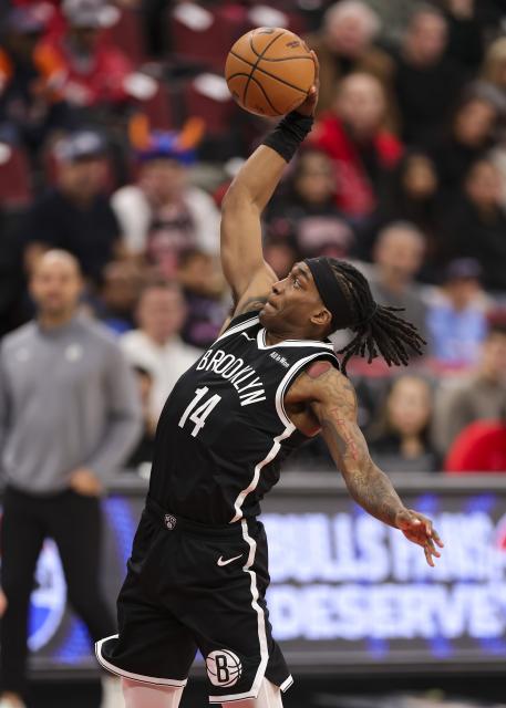 (260119) -- CHICAGO, Jan. 19, 2026 (Xinhua) -- Brooklyn Nets' Terance Mann drives to the basket during the 2025-2026 NBA regular season basketball game between Brooklyn Nets and Chicago Bulls at United Center in Chicago, the United States, Jan. 18, 2026. (Photo by Joel Lerner/Xinhua)