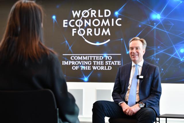 (260119) -- GENEVA, Jan. 19, 2026 (Xinhua) -- Borge Brende, president of the World Economic Forum (WEF), speaks in an interview with Xinhua in Geneva, Switzerland, Jan. 14, 2026. TO GO WITH "Interview: China to contribute most to global economic growth in 2026, says WEF president" (Xinhua/Lian Yi)