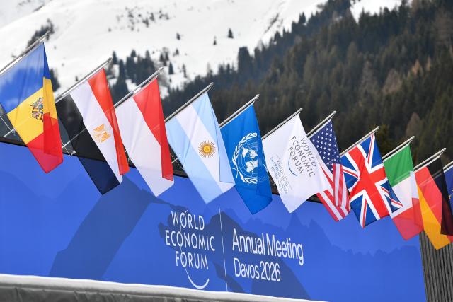(260120) -- DAVOS, Jan. 20, 2026 (Xinhua) -- The Congress Hall, the venue for the 2026 annual meeting of the World Economic Forum (WEF), is pictured in Davos, Switzerland, Jan. 19, 2026. The 2026 annual meeting of the WEF opened on Monday evening in the Swiss Alpine town of Davos, calling for constructive dialogue in a complex global landscape. (Xinhua/Lian Yi)