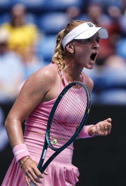 (260120) -- MELBOURNE, Jan. 20, 2026 (Xinhua) -- Taylah Preston of Australia reacts during the women's singles 1st round match against Zhang Shuai of China at the Australian Open tennis tournament in Melbourne, Australia, Jan. 20, 2026. (Xinhua/Ma Ping)