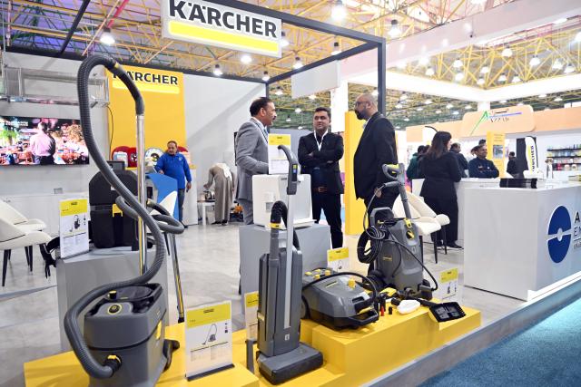 (260120) -- HAWALLI GOVERNORATE, Jan. 20, 2026 (Xinhua) -- People visit the HORECA Kuwait 2026 exhibition in Hawalli Governorate, Kuwait, Jan. 19, 2026. The exhibition was launched here on Monday and will continue until Jan. 21.  HORECA is a combination of the words HO (hotels), RE (restaurants) and CA (cafes). (Photo by Asad/Xinhua)