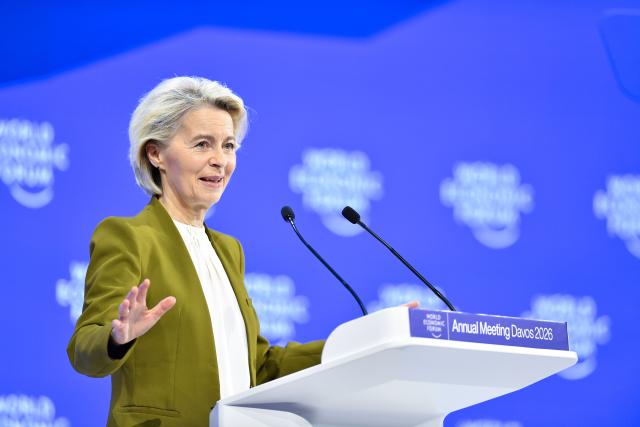 (260120) -- DAVOS, Jan. 20, 2026 (Xinhua) -- European Commission President Ursula von der Leyen speaks at the World Economic Forum annual meeting in Davos, Switzerland, Jan. 20, 2026. Von der Leyen said Tuesday that the European Union stands in full solidarity with Greenland and the Kingdom of Denmark, stressing that their sovereignty and territorial integrity are non-negotiable. (Xinhua/Lian Yi)
