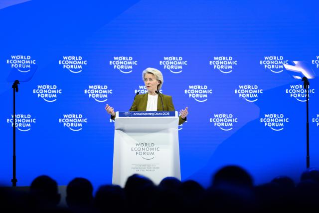 (260120) -- DAVOS, Jan. 20, 2026 (Xinhua) -- European Commission President Ursula von der Leyen speaks at the World Economic Forum annual meeting in Davos, Switzerland, Jan. 20, 2026. Von der Leyen said Tuesday that the European Union stands in full solidarity with Greenland and the Kingdom of Denmark, stressing that their sovereignty and territorial integrity are non-negotiable. (Xinhua/Lian Yi)