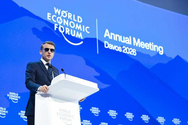 (260120) -- DAVOS, Jan. 20, 2026 (Xinhua) -- French President Emmanuel Macron speaks at the World Economic Forum annual meeting in Davos, Switzerland, Jan. 20, 2026. TO GO WITH "EU 'should not hesitate' to use anti-coercion mechanism over U.S. tariff threats: Macron" (Xinhua/Lian Yi)