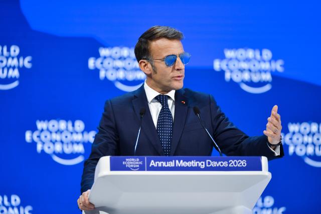 (260120) -- DAVOS, Jan. 20, 2026 (Xinhua) -- French President Emmanuel Macron speaks at the World Economic Forum annual meeting in Davos, Switzerland, Jan. 20, 2026. TO GO WITH "EU 'should not hesitate' to use anti-coercion mechanism over U.S. tariff threats: Macron" (Xinhua/Lian Yi)