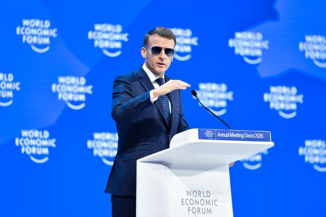 (260120) -- DAVOS, Jan. 20, 2026 (Xinhua) -- French President Emmanuel Macron speaks at the World Economic Forum annual meeting in Davos, Switzerland, Jan. 20, 2026. TO GO WITH "EU 'should not hesitate' to use anti-coercion mechanism over U.S. tariff threats: Macron" (Xinhua/Lian Yi)