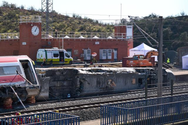 (260120) -- CORDOBA, Jan. 20, 2026 (Xinhua) -- Train wreckage is pictured at the high-speed train collision site near Adamuz, in Cordoba, Spain, Jan. 20, 2026. Two high-speed trains collided in Cordoba Province in southern Spain on January 18, causing heavy casualties. (Xinhua/Meng Dingbo)
